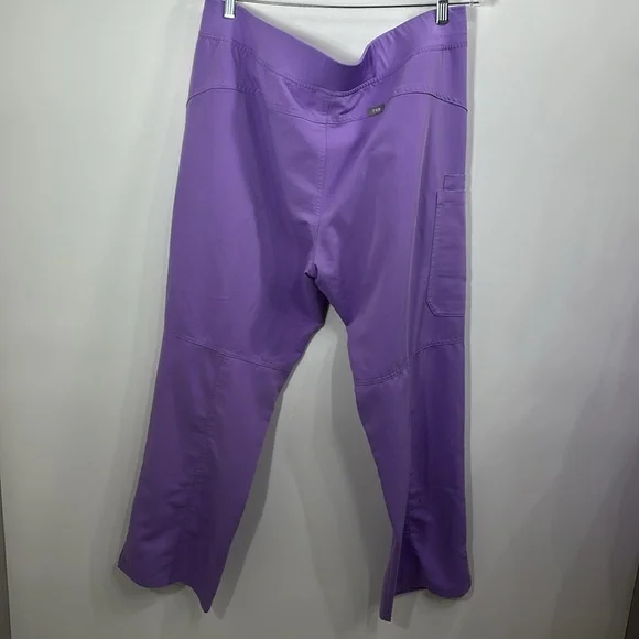 Figs Women’s Two Piece Scrub Set Rafaela Top and Kade Pants purple size XL. - Picture 12 of 13
